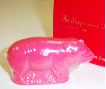 The Famous Peppermint Pig - Holly (3 ounce - No Hammer) - Shelburne Country Store