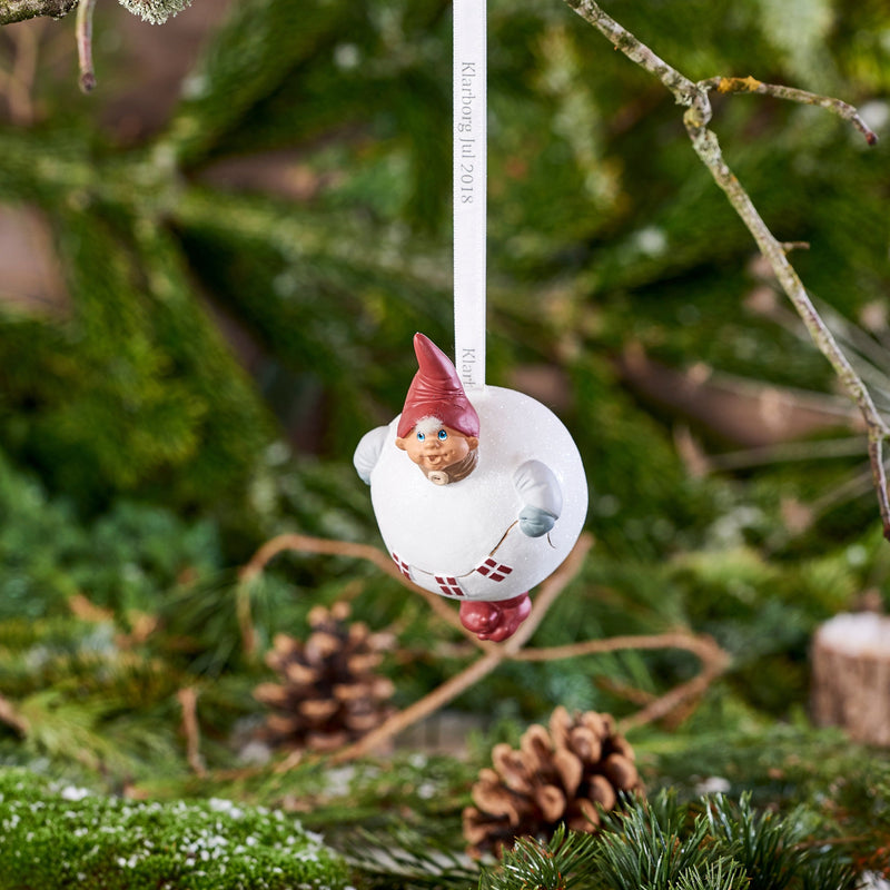 Eskild in a Snowball Ornament - 2018 - Shelburne Country Store