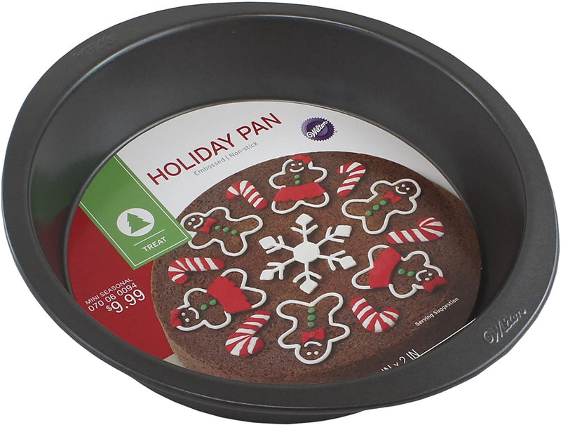 9 Inch Non-Stick Round pan - Christmas Embossed Design - Shelburne Country Store